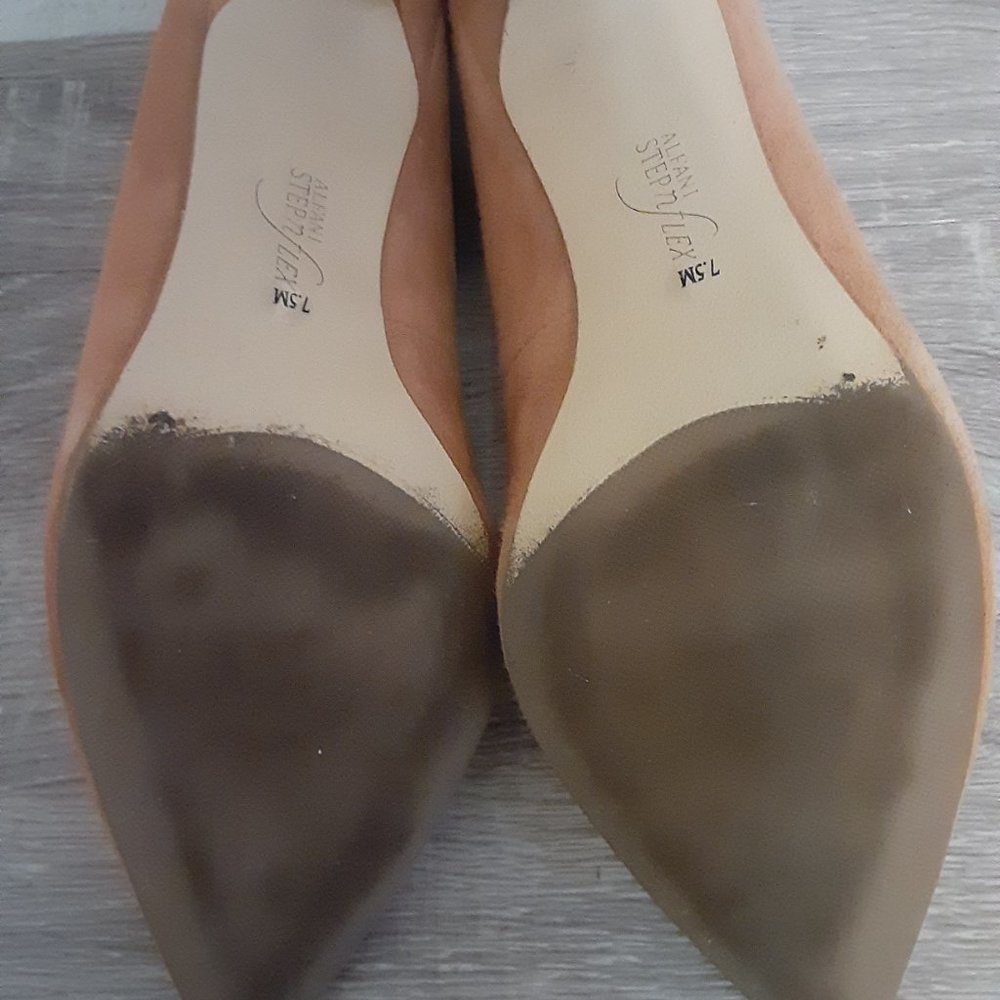 ALFANI STEP 'N FLEX TAN SUEDE HEELS SIZE 7 1/2 WITH 3 INCH HEEL - Picture 10 of 11